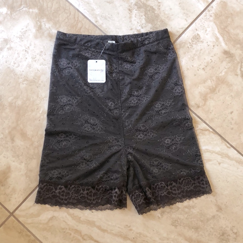 💗NWT Free People Lace Shorts